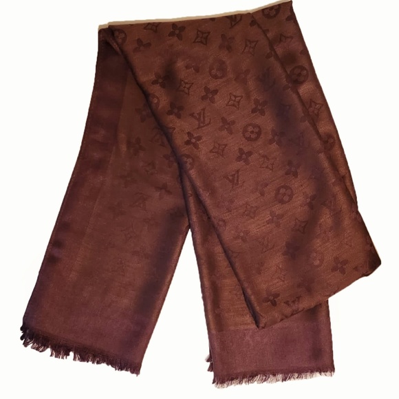 Louis Vuitton Monogram Shine Shawl - Picture 4 of 6